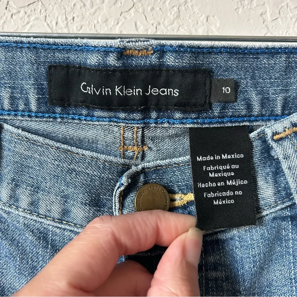 Calvin Klein - Picture 13 of 16